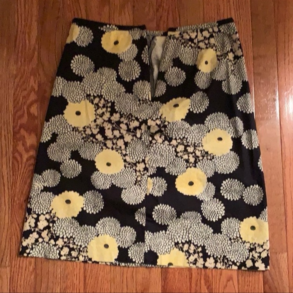 The Limited Black and Yellow A-Line Knee-Length Skirt - Picture 3 of 4